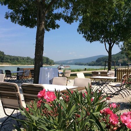 Gasthof Zum Goldenen Anker Hainburg an der Donau Luaran gambar