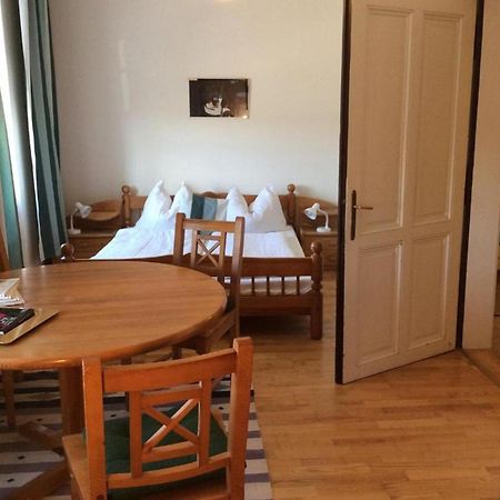 Gasthof Zum Goldenen Anker Hainburg an der Donau Luaran gambar