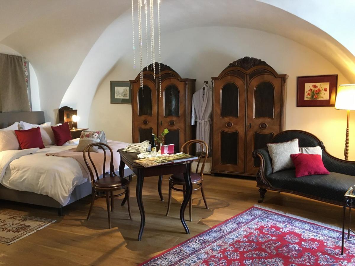 Gasthof Zum Goldenen Anker Hainburg an der Donau Luaran gambar