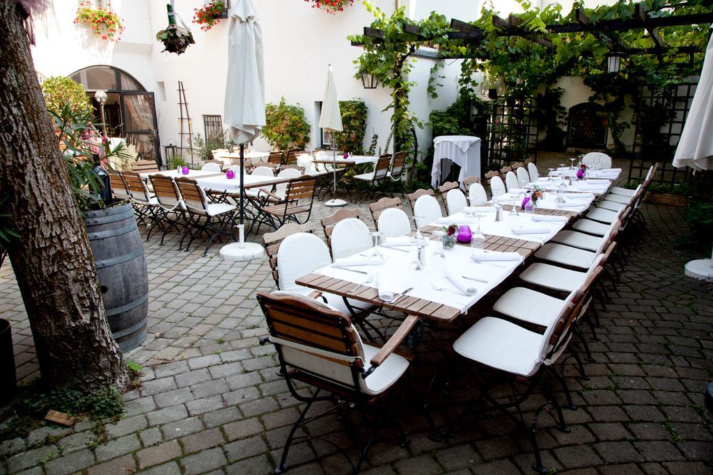 Gasthof Zum Goldenen Anker Hainburg an der Donau Luaran gambar